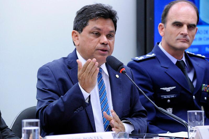 “Mensageiro da morte”, diz deputado sobre Bolsonaro ao normalizar 100 mil mortes pela Covid-19