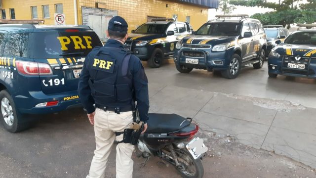 Jovem de 16 anos é apreendido pela PRF na BR 010 com moto roubada