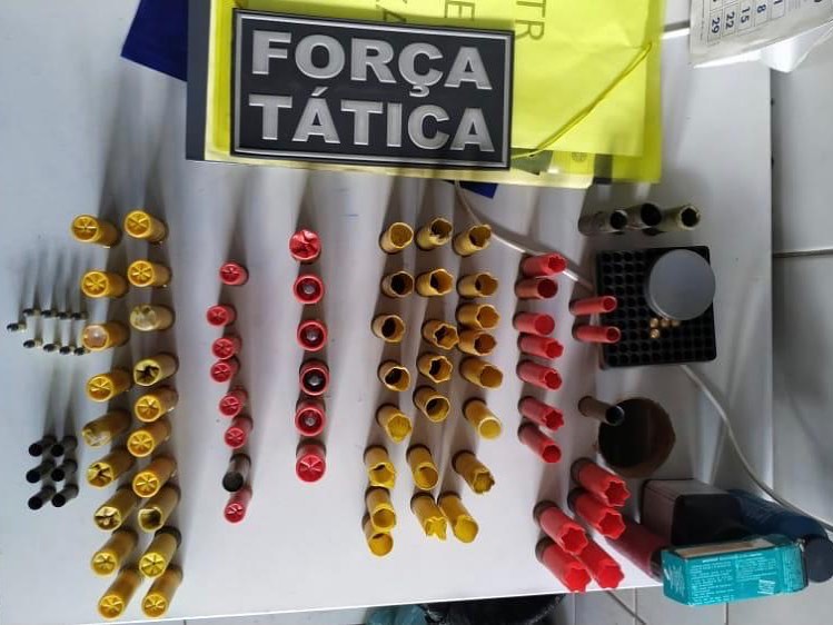 DURANTE O SEGUNDO DIA DE OPERAÇÃO NA ZONA RURAL DE CODÓ, FORÇA TÁTICA E SERVIÇO DE INTELIGÊNCIA APREENDEM 13 ARMAS DE FOGO, MUNIÇÕES E CONDUZEM 03 PESSOAS.