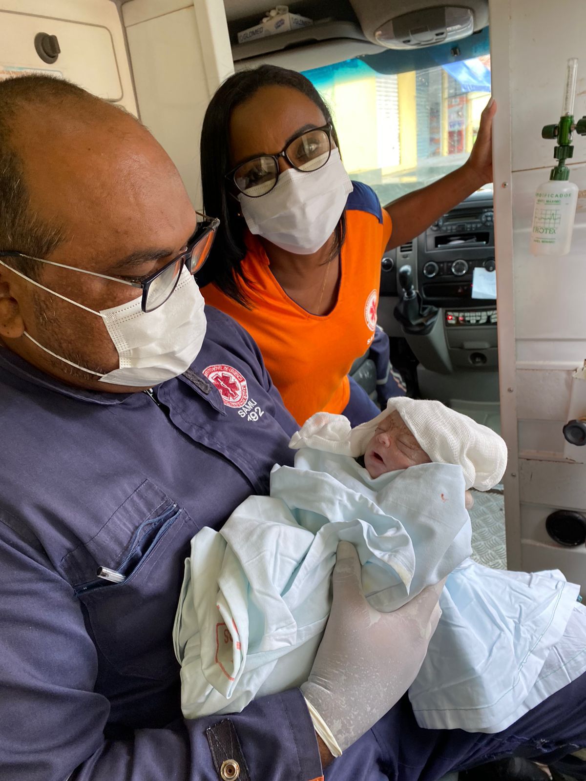 a rapidez da equipe médica salvou a vida da recém-nascida, que apresentava quadro avançado de hipotermia. 