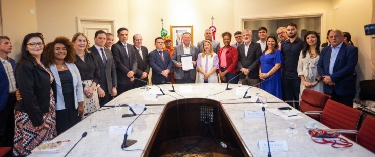 A cerimônia foi testemunhada pelo secretário de Estado da Segurança Pública, Maurício Martins, e a presidente da Assembleia Legislativa do Maranhão, a deputada estadual Iracema Vale.