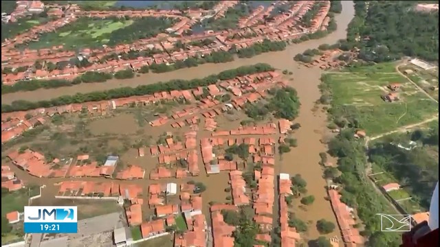 Ao todo, seis mortes foram confirmadas e das 40.678 famílias afetadas, 8.434 estão desabrigadas e desalojadas